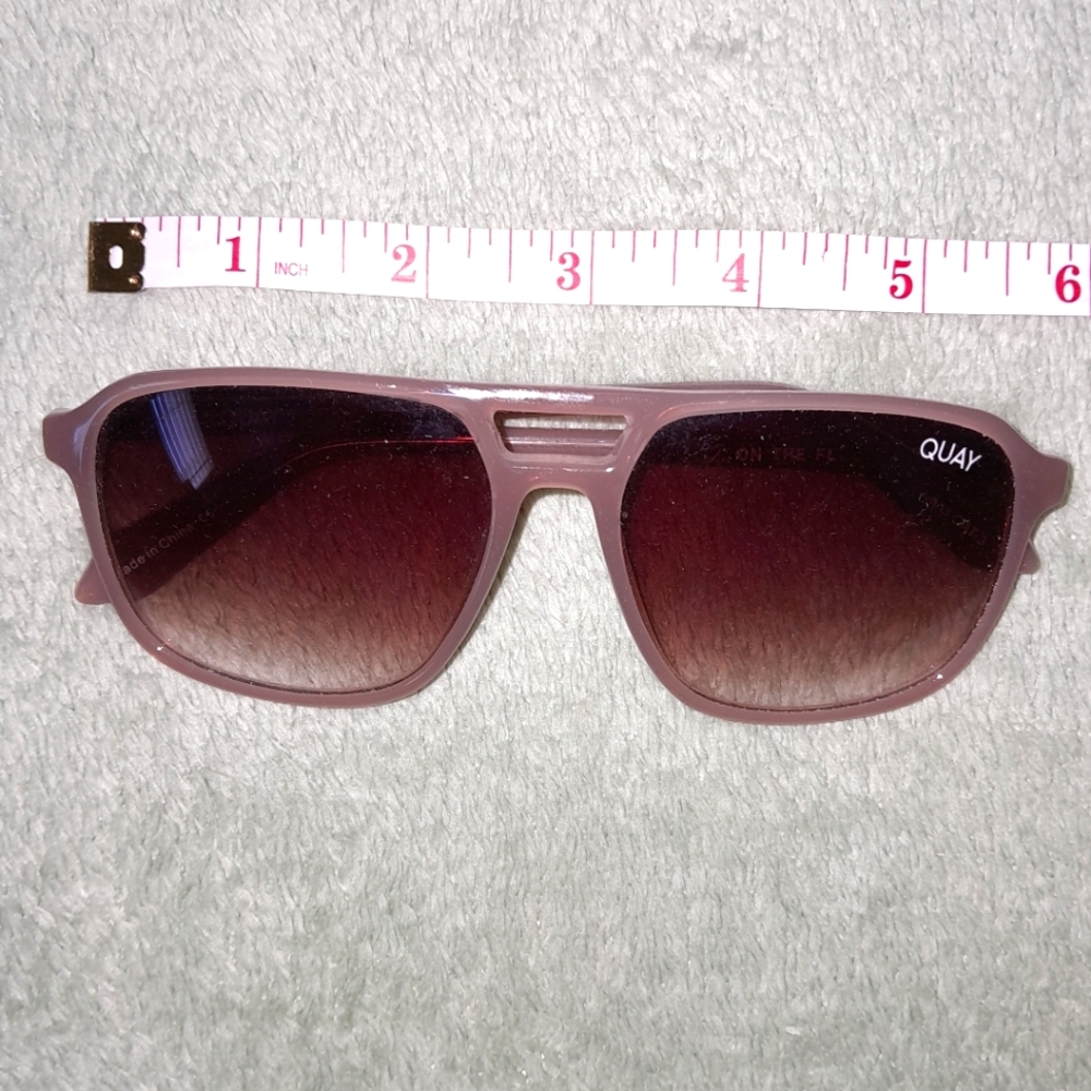 QUAY sunglasses On the fly